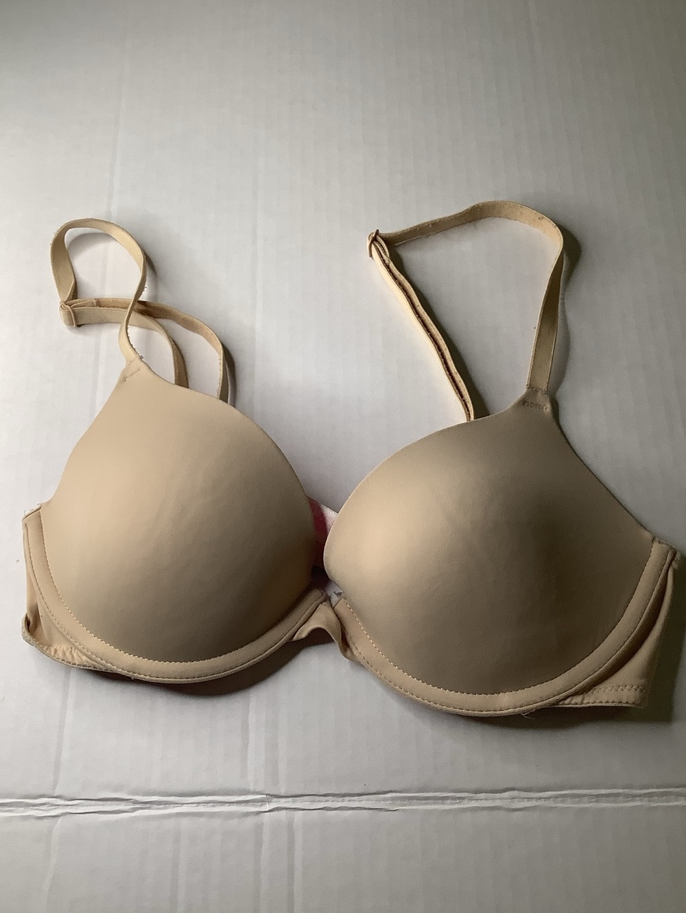 PINK Victoria's Secret Wear Everywhere Smooth Nude T-Shirt Bra Size 32B